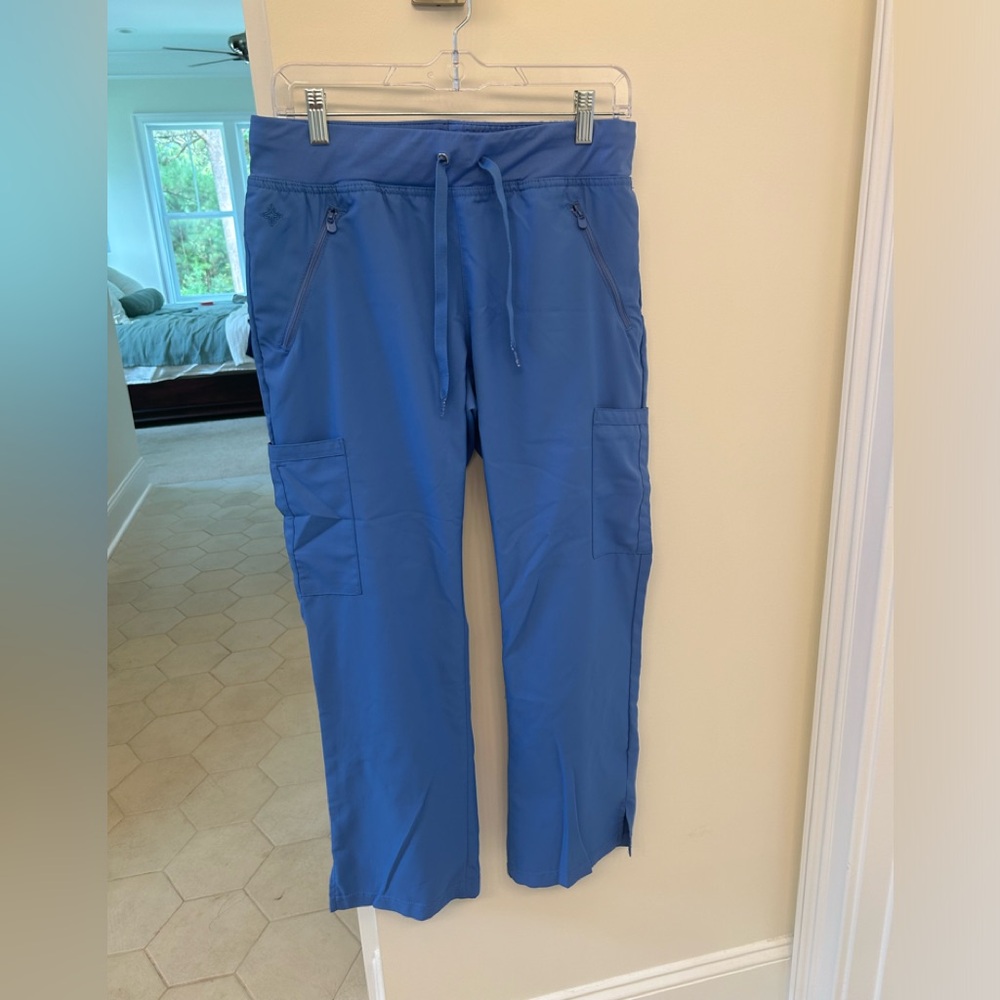 - Med Couture women’s Insight scrub pants 2702 Ceil Blue Medium Petite MP